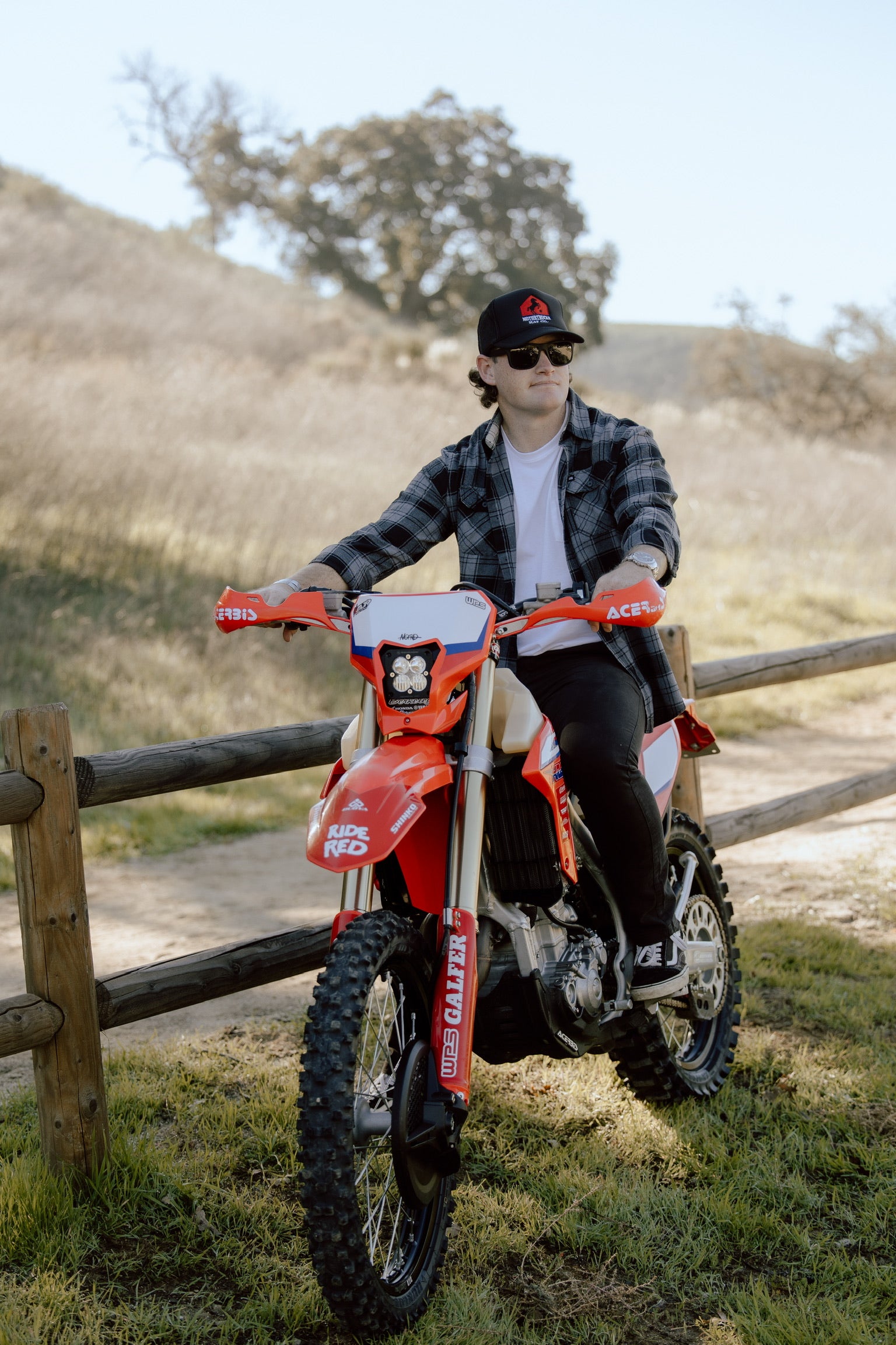 Mothrtruckr Hat Co Men's Flat Bill Hat